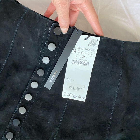 Zara Leather Suede Mid rise Mini Skirt STEVEN MEISEL Black button M NWT $230 - Picture 14 of 16